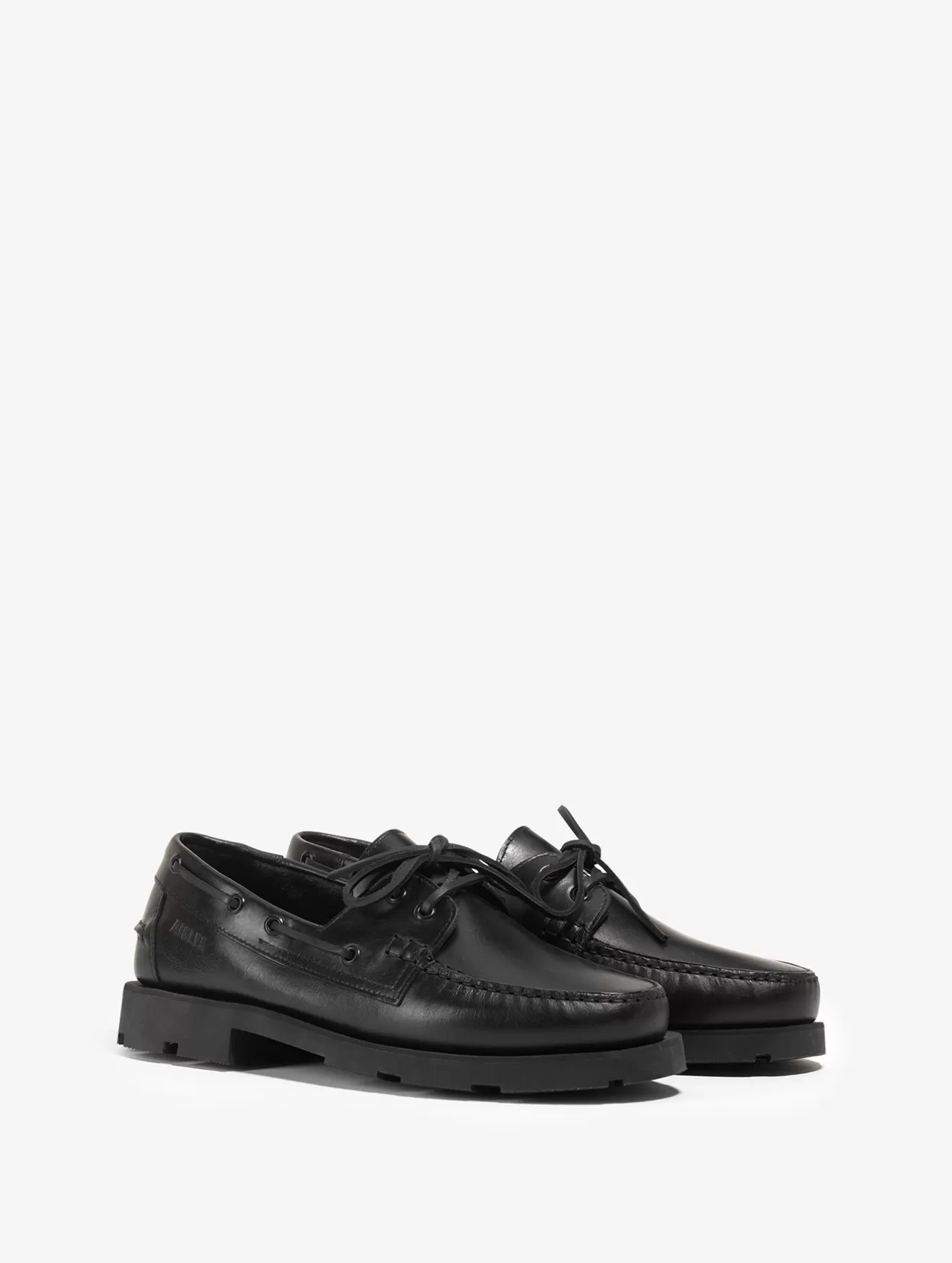 Shop Aigle Bateau En Cuir Sur La Nouvelle Semelle Timeless Noir