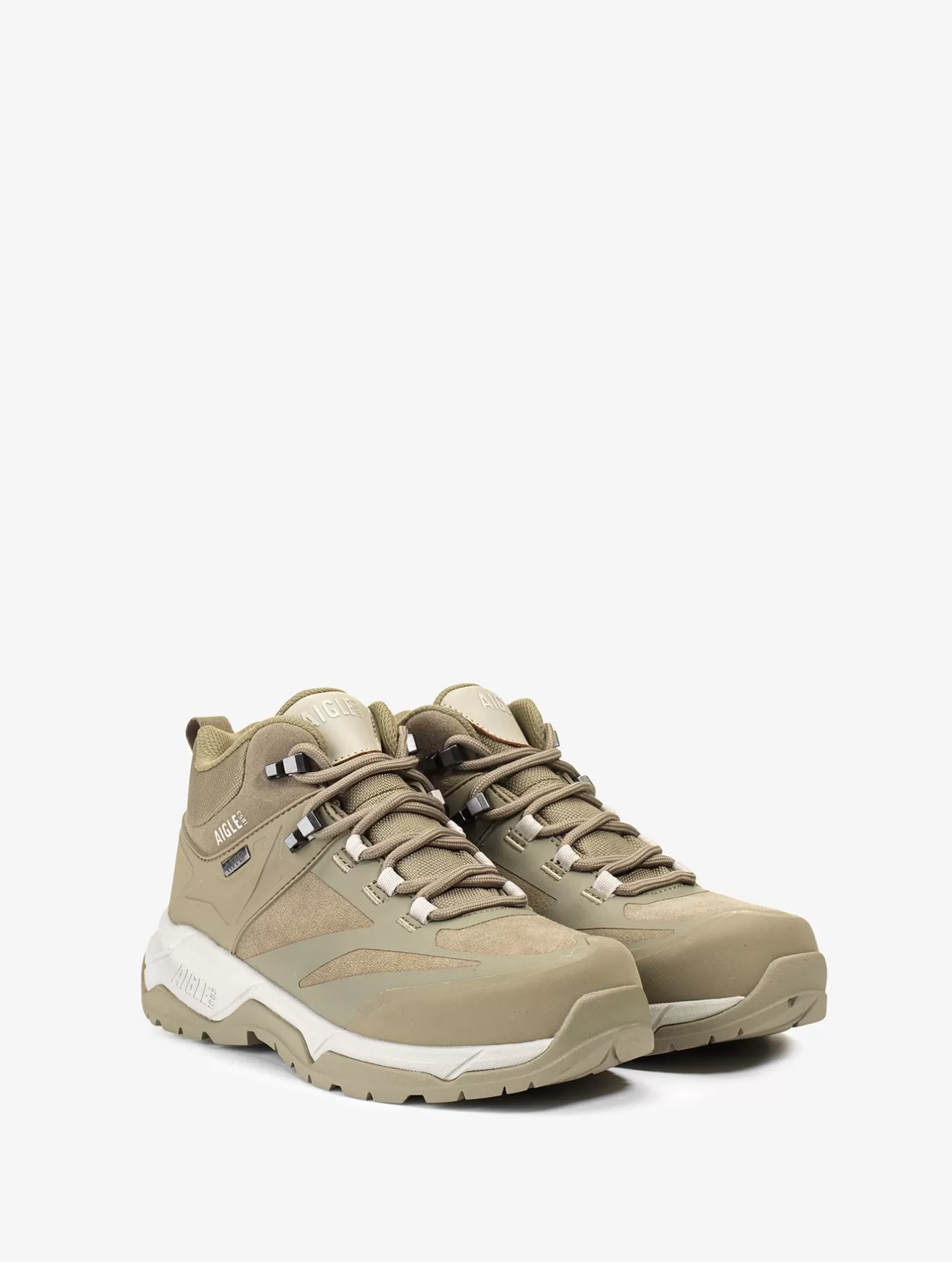 Store Aigle Chaussure De Marche Ultra Legere Avec Membrane Impermeable. Taupe