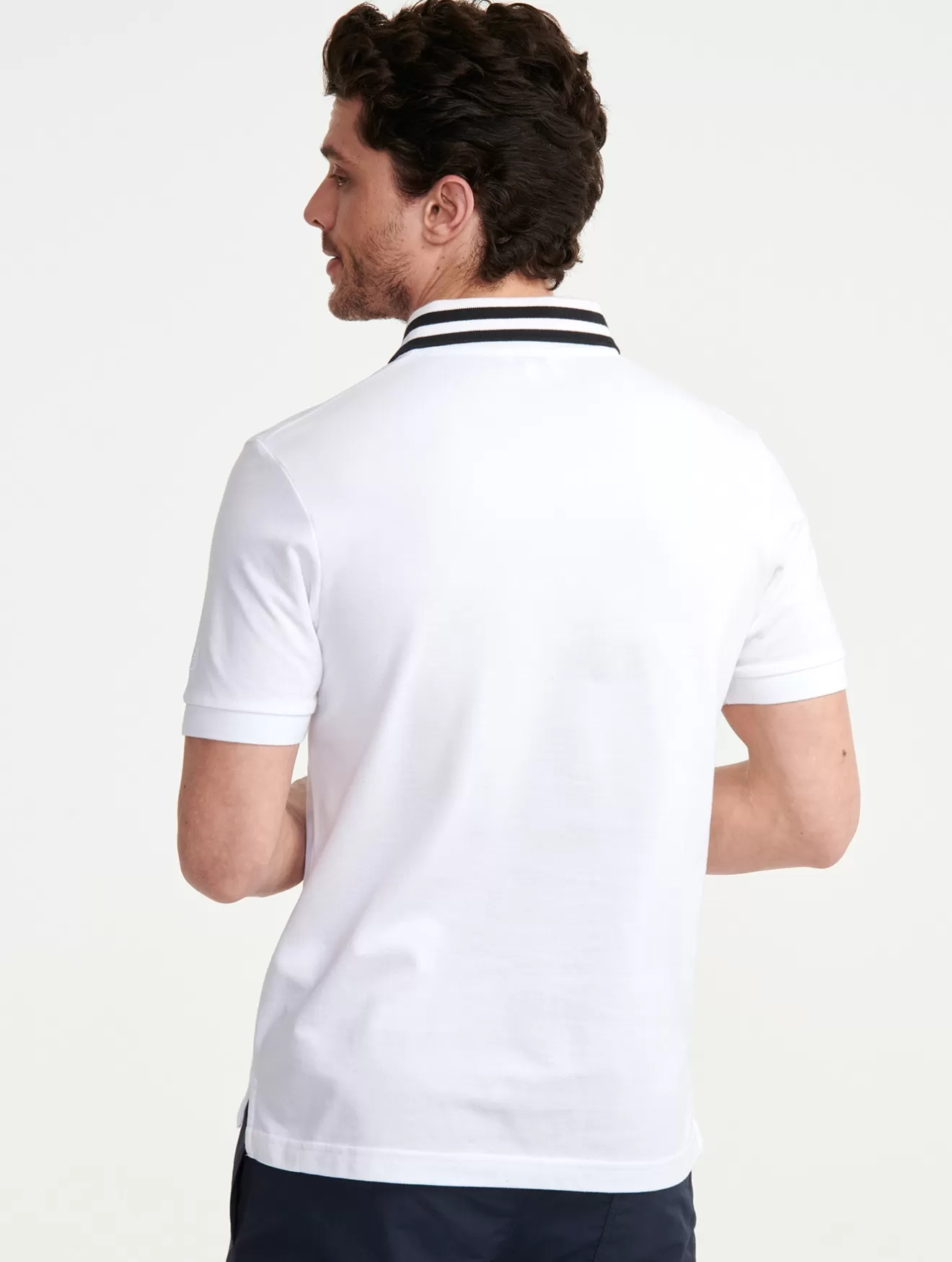 Store Aigle Polo Double Bandes Au Col A Manches Courtes Blanc Aigle